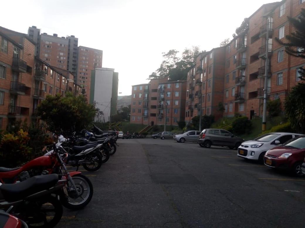 Apartamento 201 Amplio Y Comodo Medellin 90 Mts 외부 사진